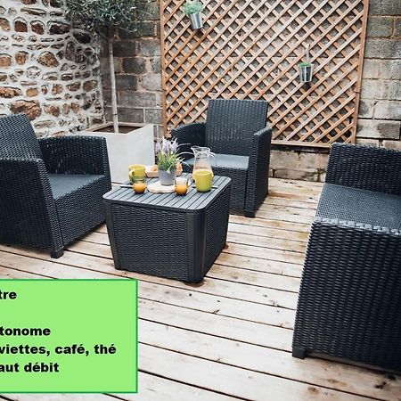 Superbe Appartement Avec Terrasse Au Calme Ernée Eksteriør bilde
