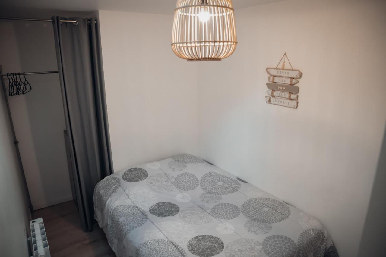 Superbe Appartement Avec Terrasse Au Calme Ernée Eksteriør bilde