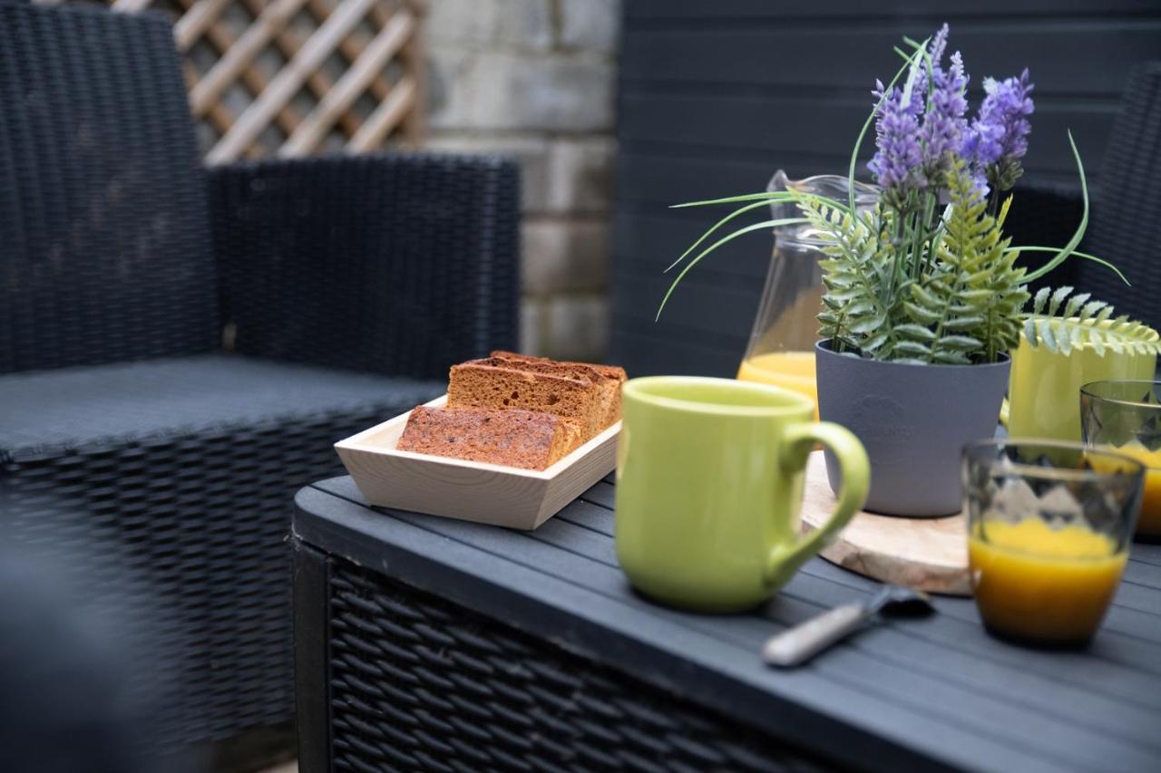 Superbe Appartement Avec Terrasse Au Calme Ernée Eksteriør bilde