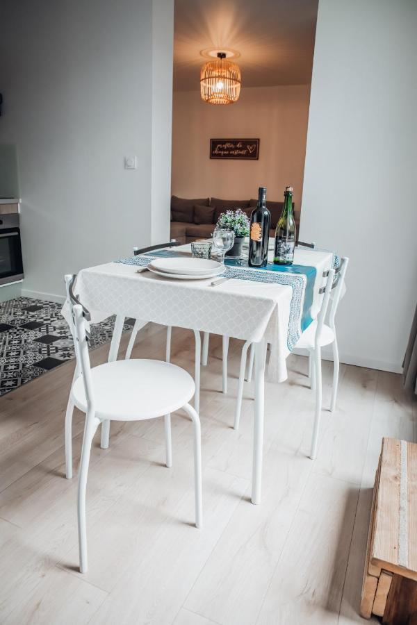 Superbe Appartement Avec Terrasse Au Calme Ernée Eksteriør bilde