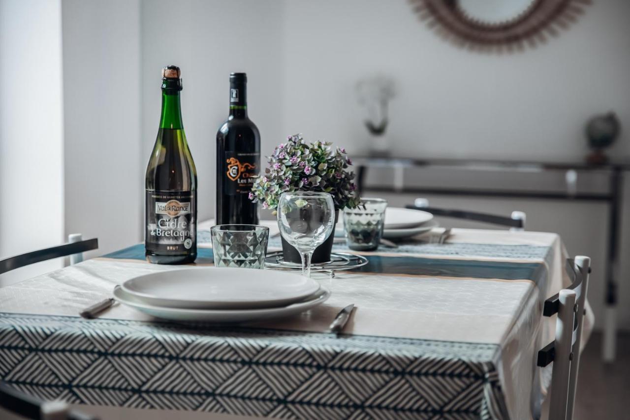 Superbe Appartement Avec Terrasse Au Calme Ernée Eksteriør bilde