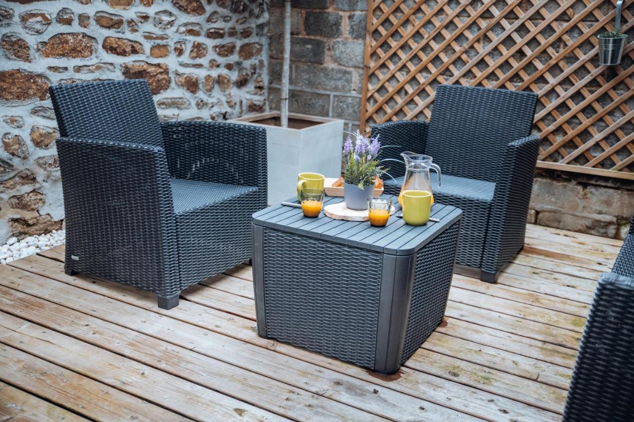 Superbe Appartement Avec Terrasse Au Calme Ernée Eksteriør bilde